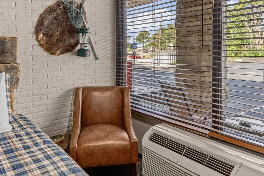 Stonegate Lodge 2 Queen Beds Fast Wifi 50" Tv Salt Water Pool Room #207 Eureka Springs Exterior foto